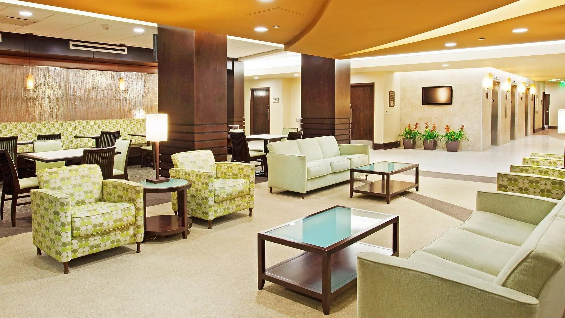 Holiday Inn Nashville - Vanderbilt - Dwtn By Ihg 3*,  USA